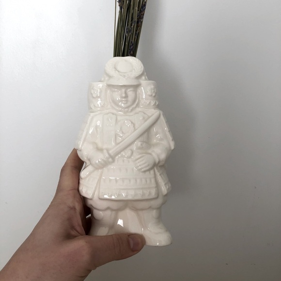 Gakkeikan Samurai Sake Porcelain Bottle/Decanter/Vase - Picture 1 of 6